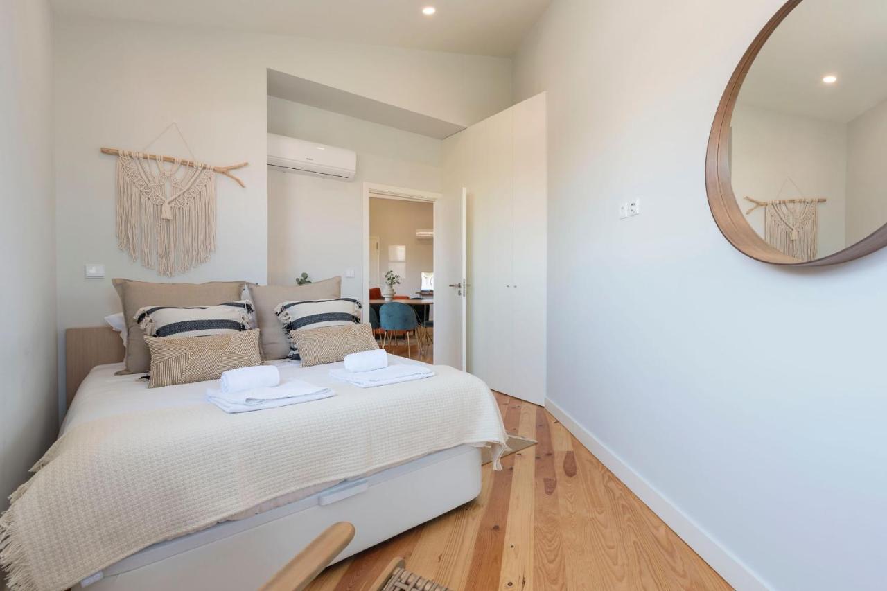 Central Superb Flat W/ Ac & Balcony By Lovelystay Porto Eksteriør billede